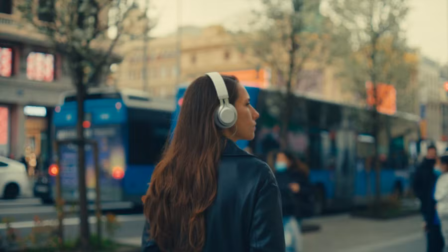 Te lo explicamos todo al oído: los podcasts de CaixaForum+