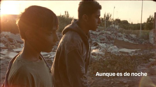 Aunque es de noche