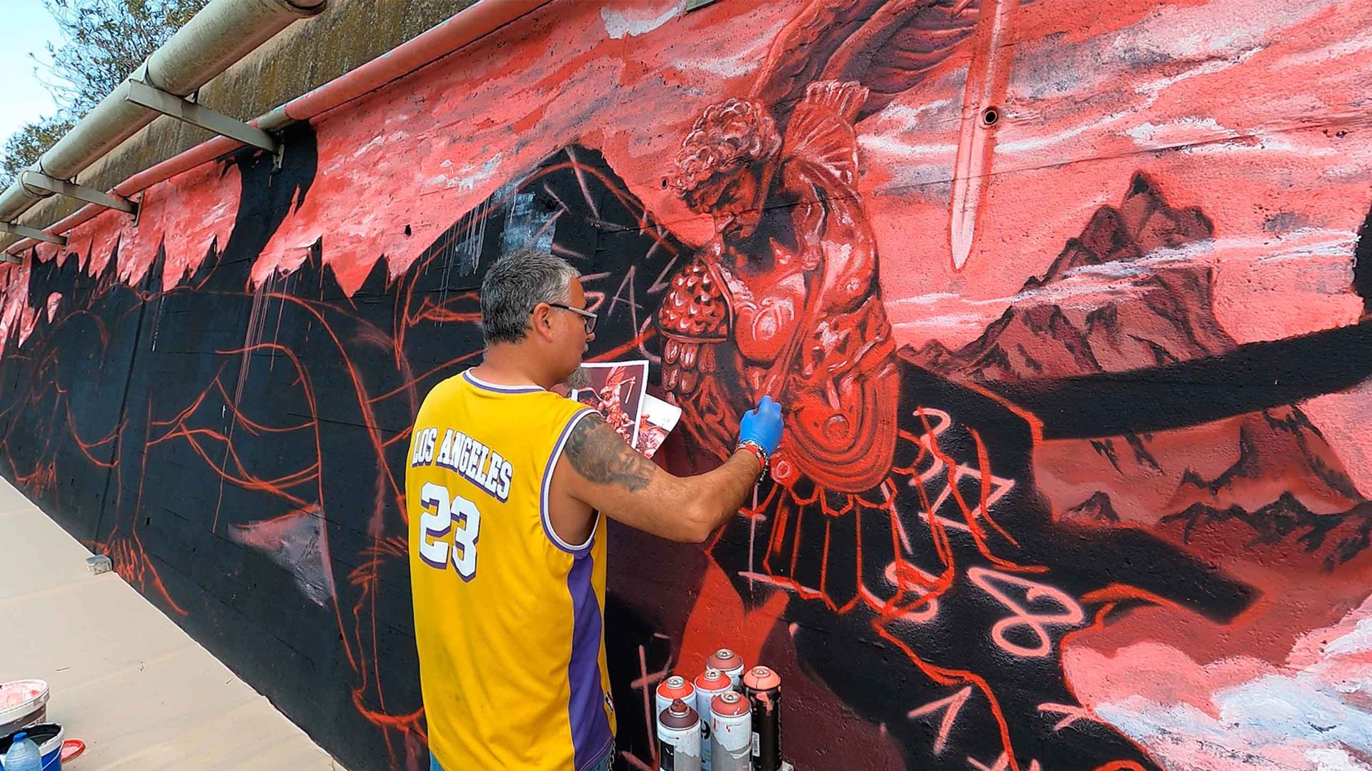 Absure 2000. San Miguel Arcángel y San Jordi haciendo el mal