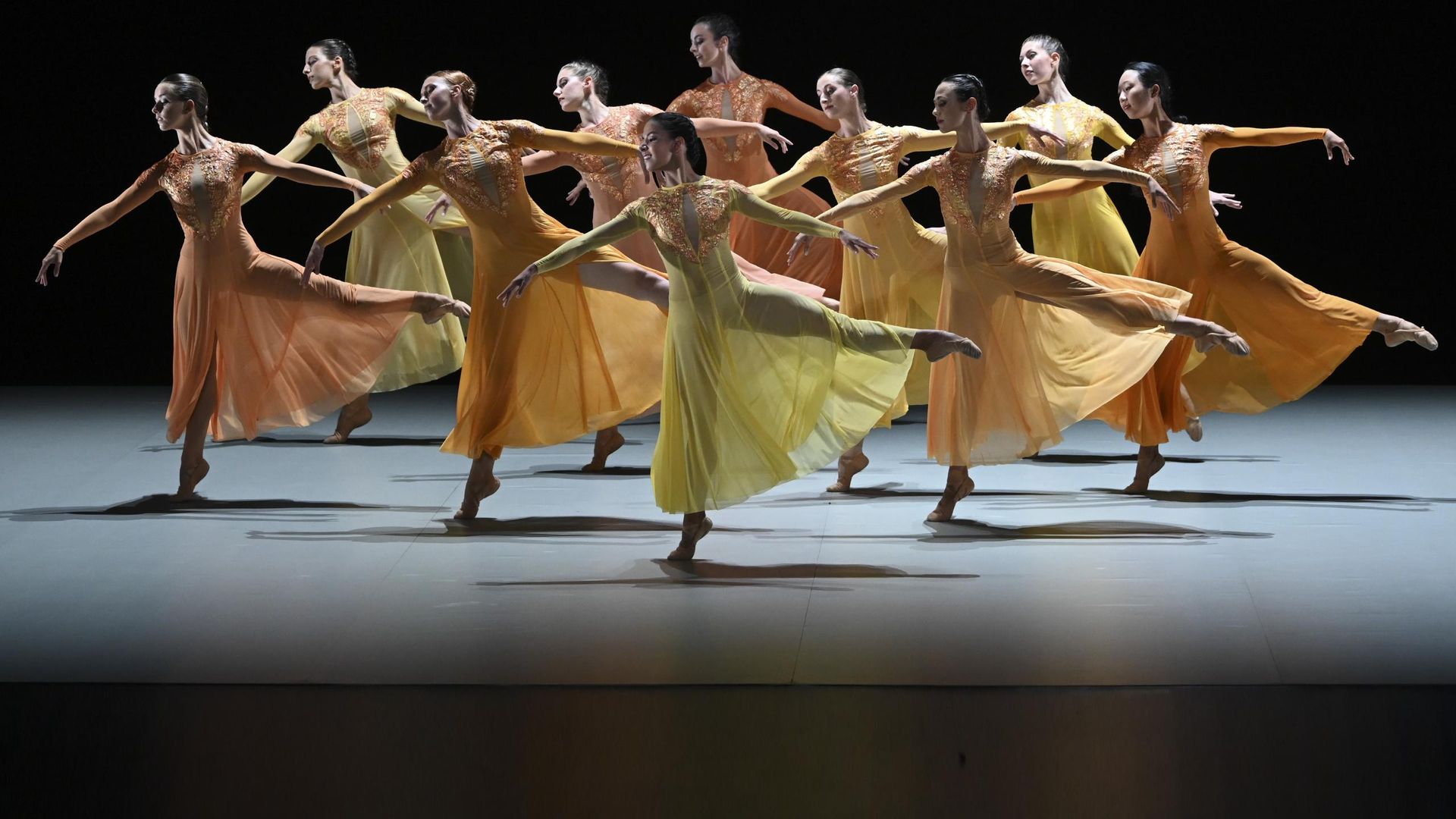 Stravinsky: 'La consagración de la primavera' de M. Harriague y 'El pájaro de fuego' de T. Malandain