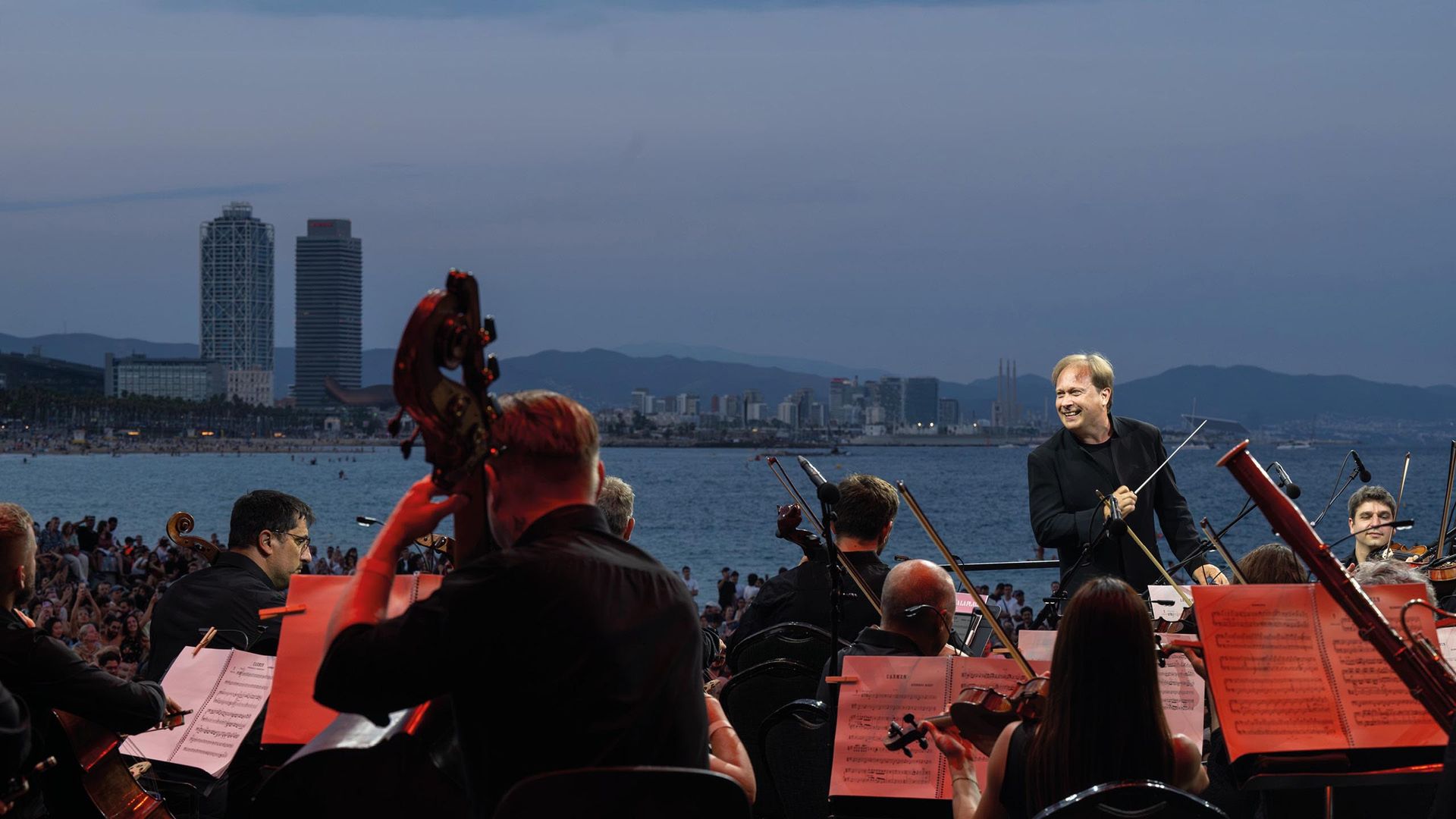 Clásica en la playa 2025 con la OBC, Ludovic Morlot y el Coro de Cámara del Palau