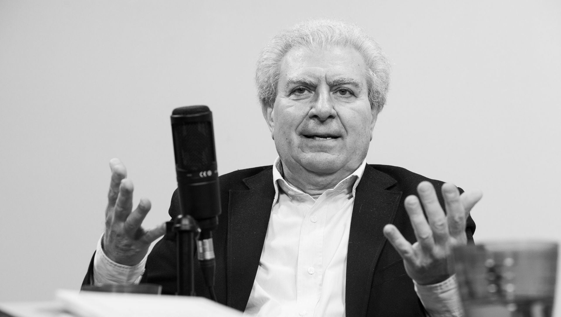 César Antonio Molina