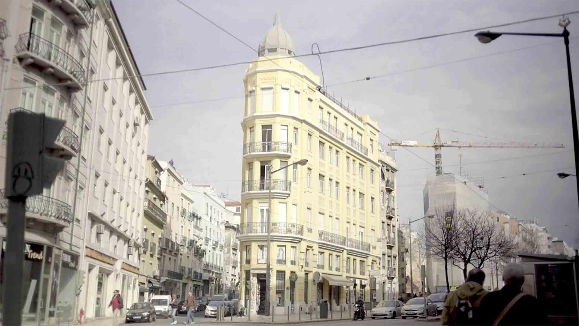 Avenida Almirante Reis em três andamentos